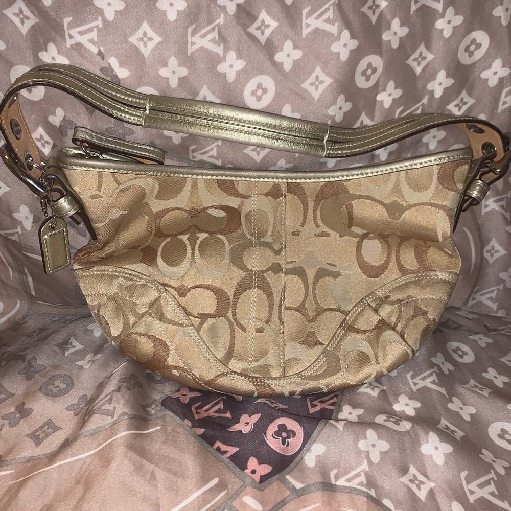 Perfect Coach Jacquard Signature gold hobo small